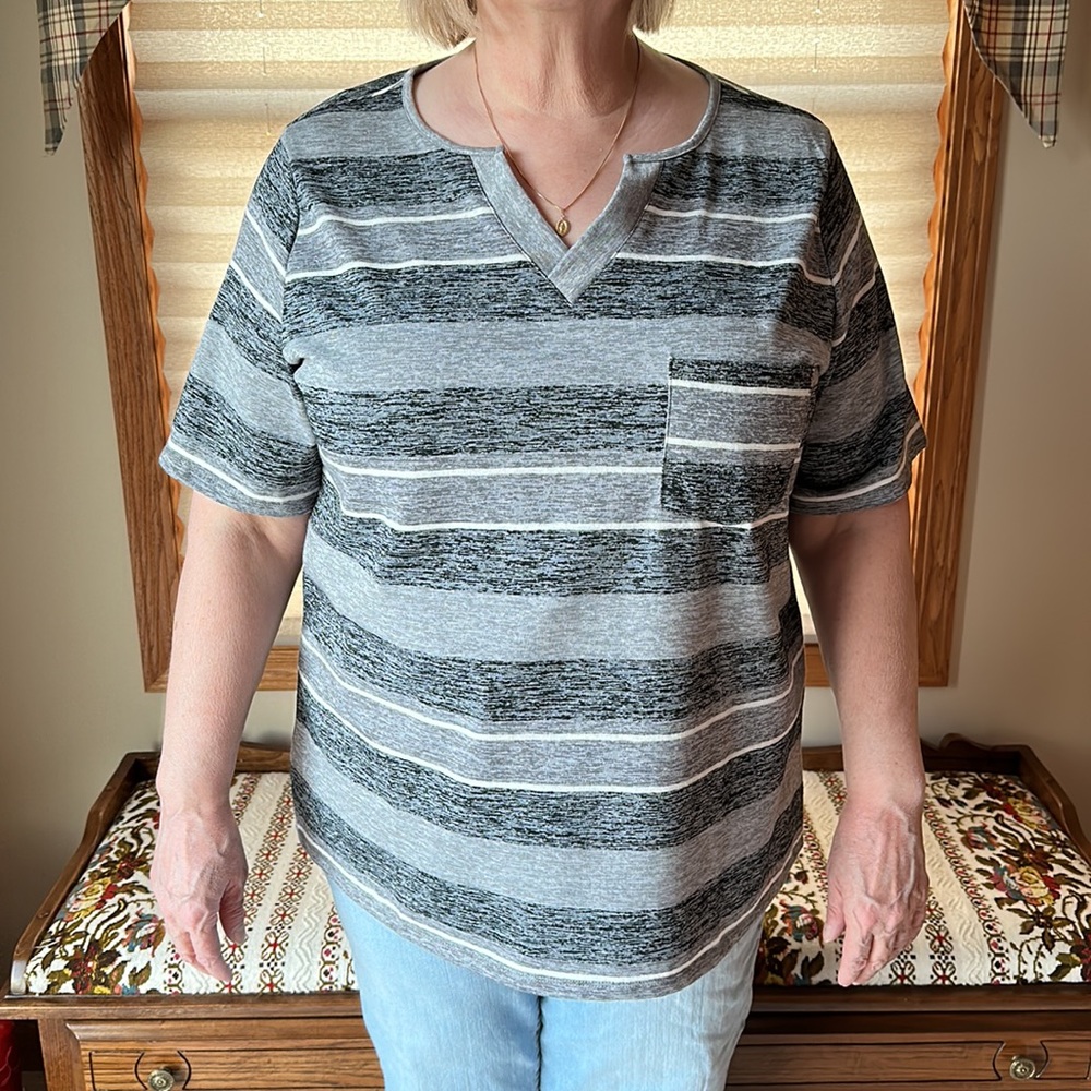 CJ Banks Shirt Short Sleeve NWT Size 1X Navy/Gray - Picture 2 of 8